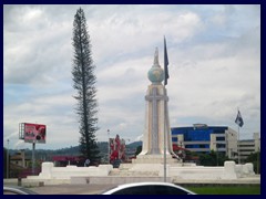 Central San Salvador 13 - Salvador del Mundo, national monument